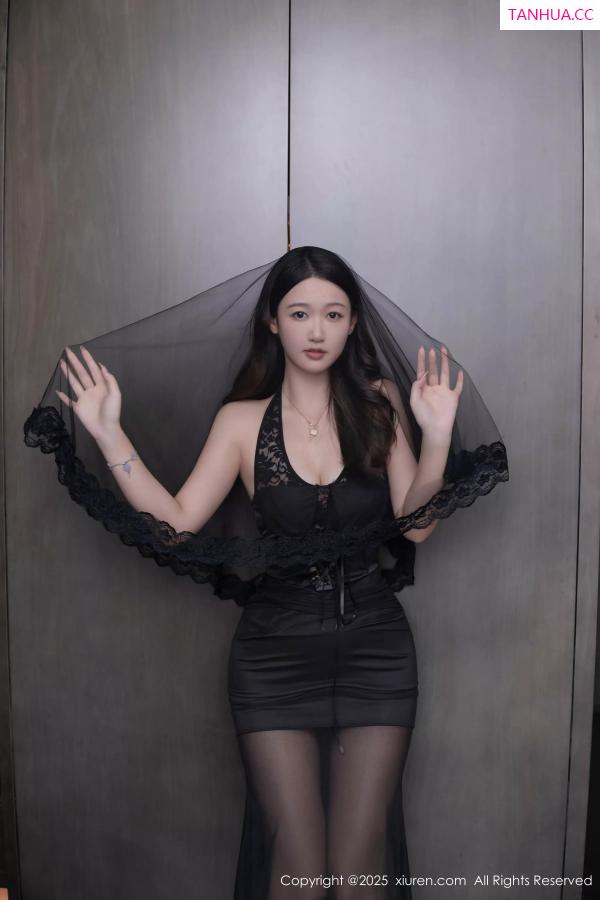 唐安琪  [XiuRen]高清写真图 2025.04.27 No.10208 唐安琪 黑色婚纱第4张图片